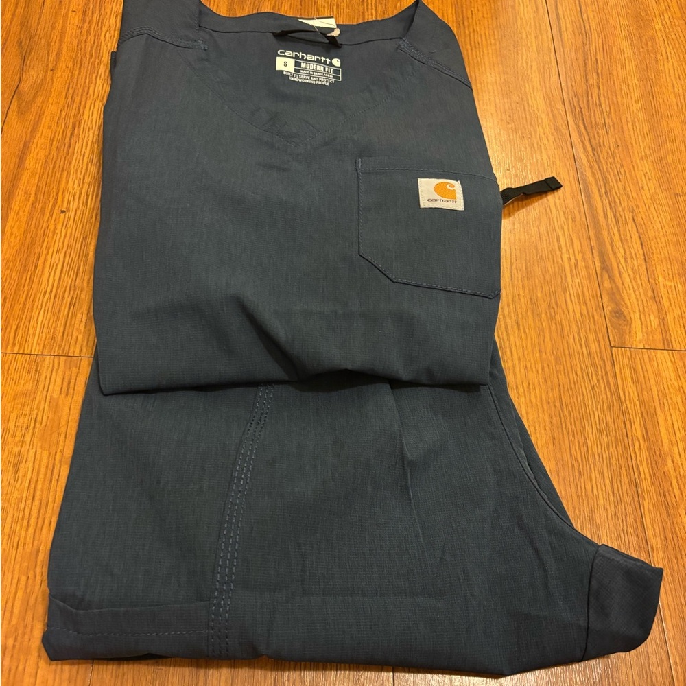 Carhartt Women’s Scrub Set